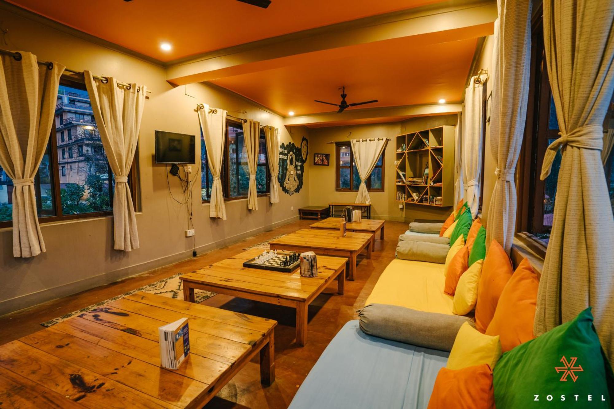 Zostel Pokhara Hostel Екстериор снимка